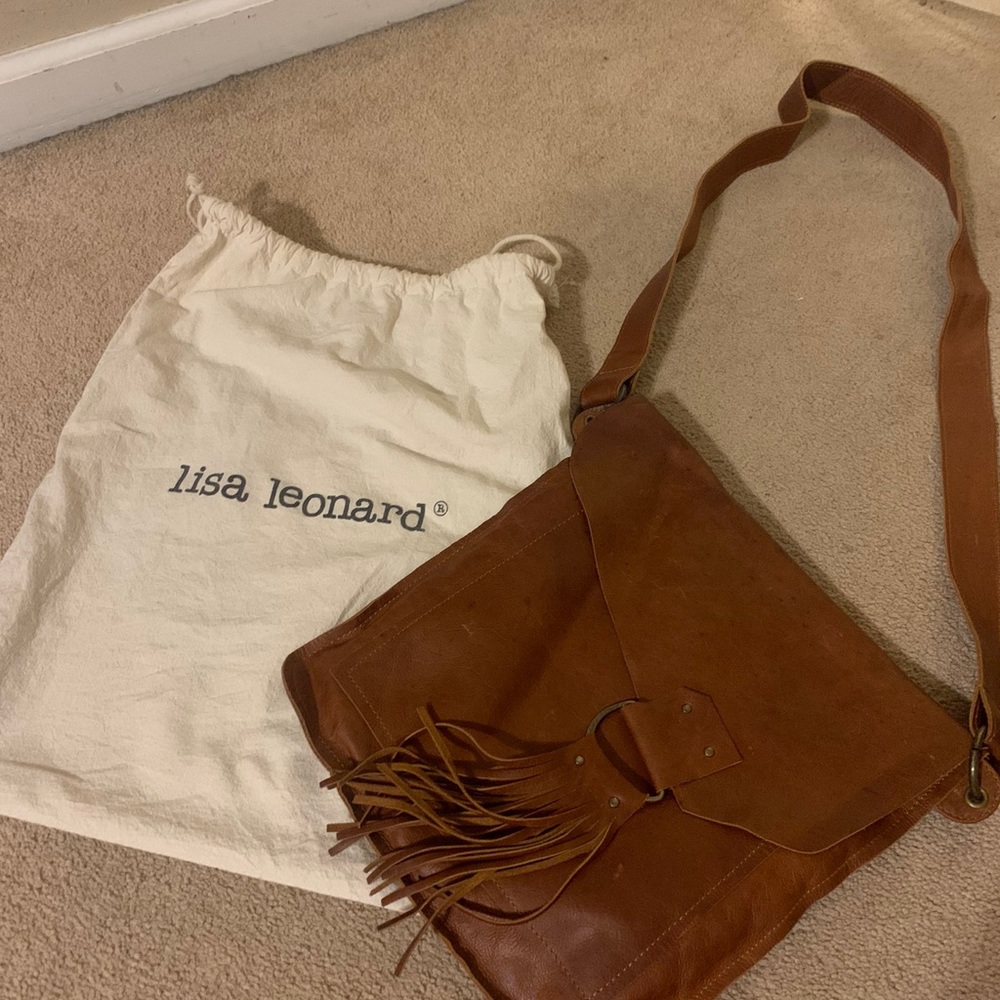 Like new Lisa Leonard